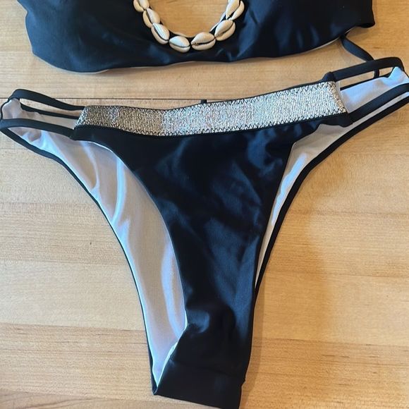 Black bikini bundle - Picture 2 of 9